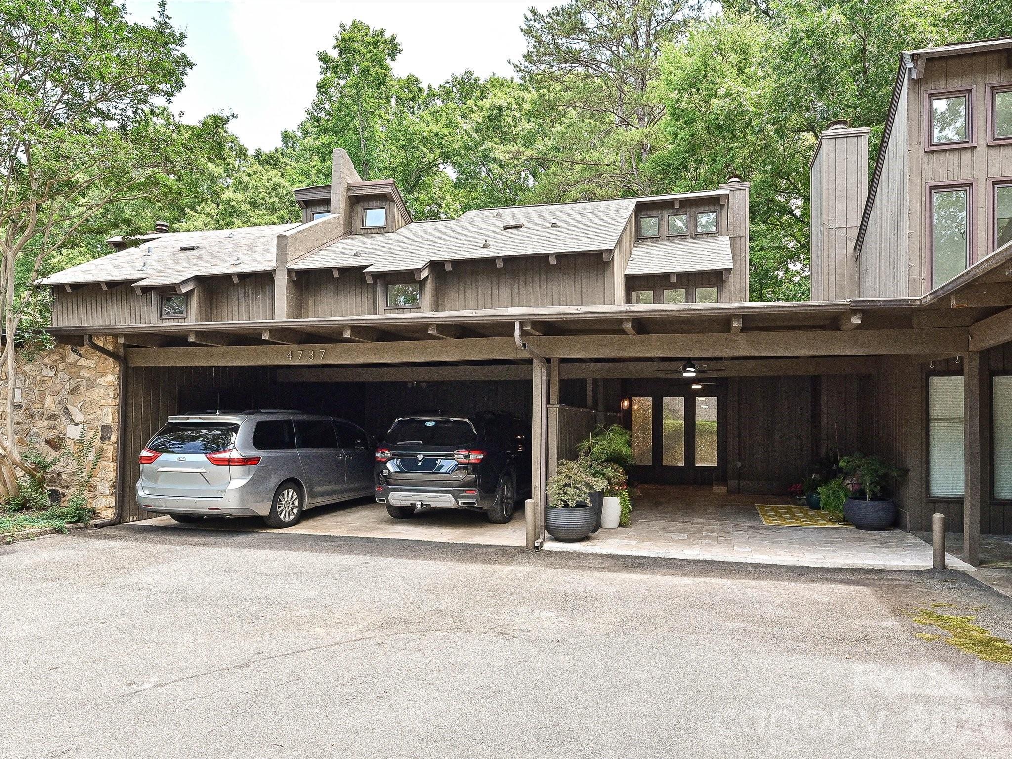 4737 Rounding Run Road — Charlotte