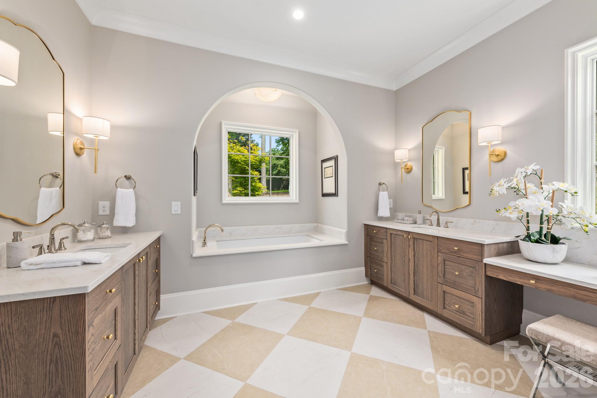 221 Hargett Court — Charlotte