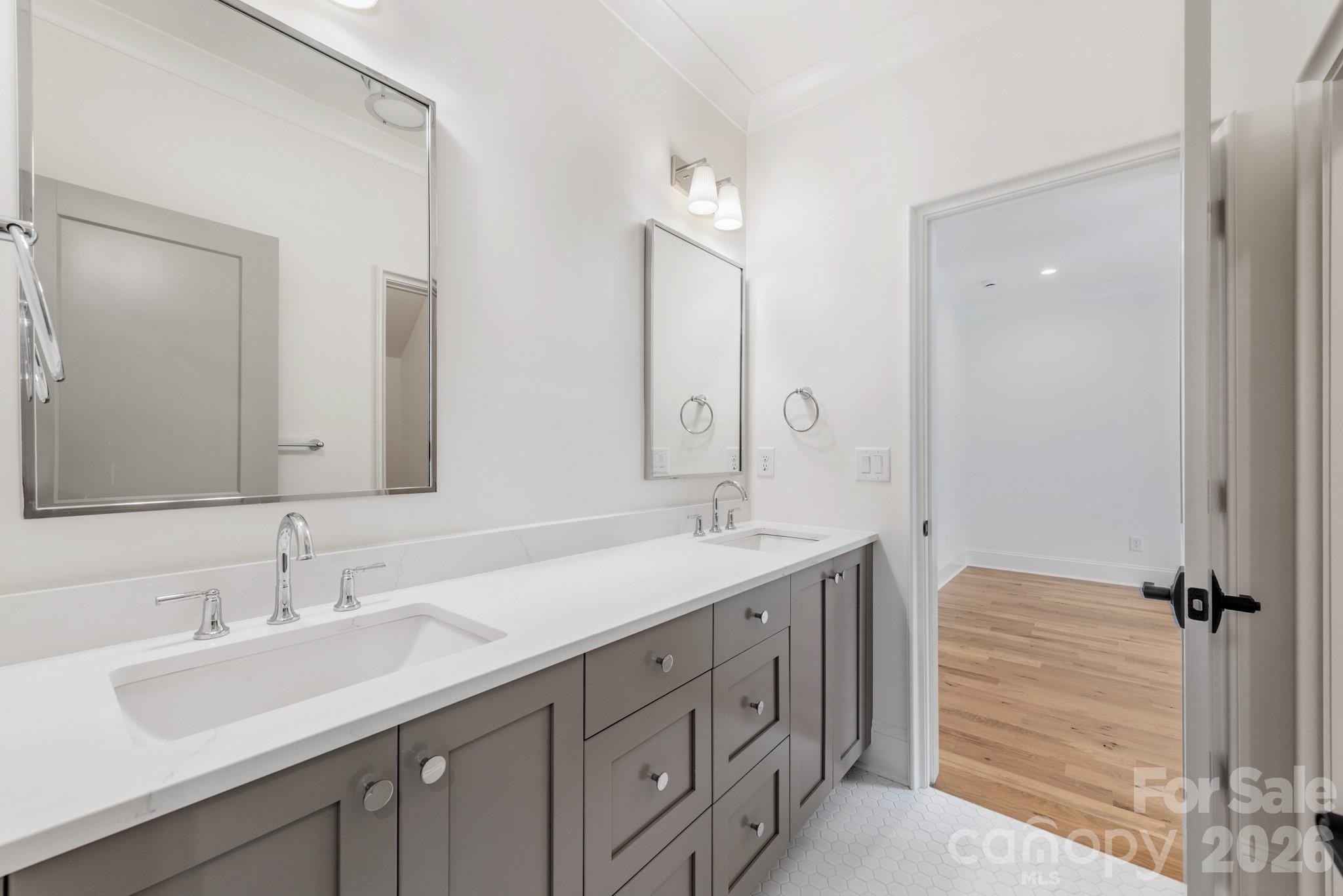 221 Hargett Court — Charlotte