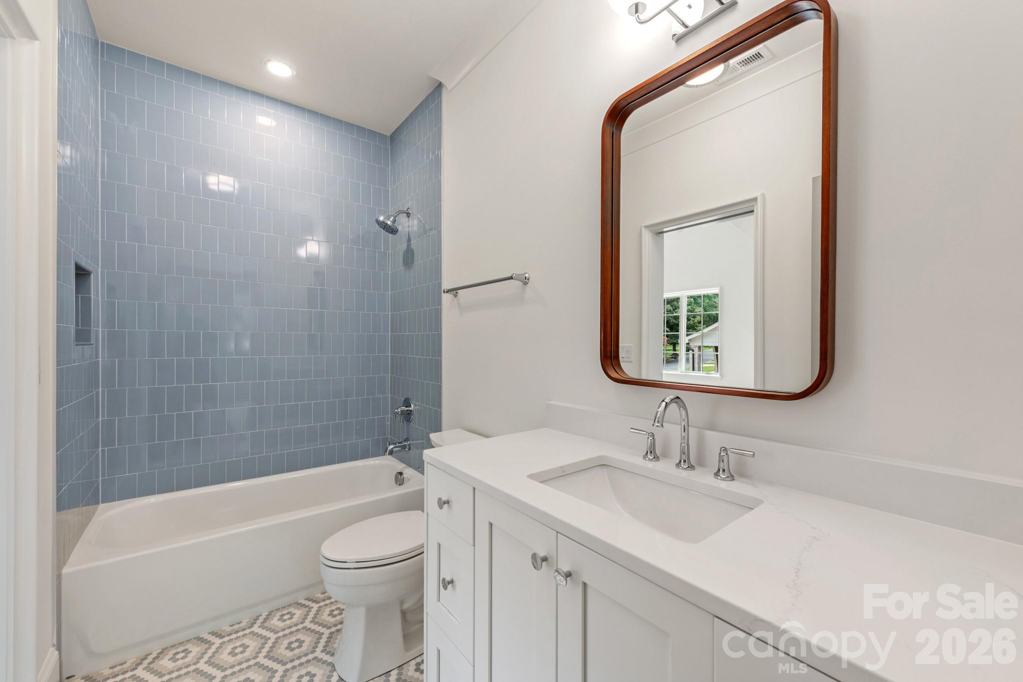 221 Hargett Court — Charlotte
