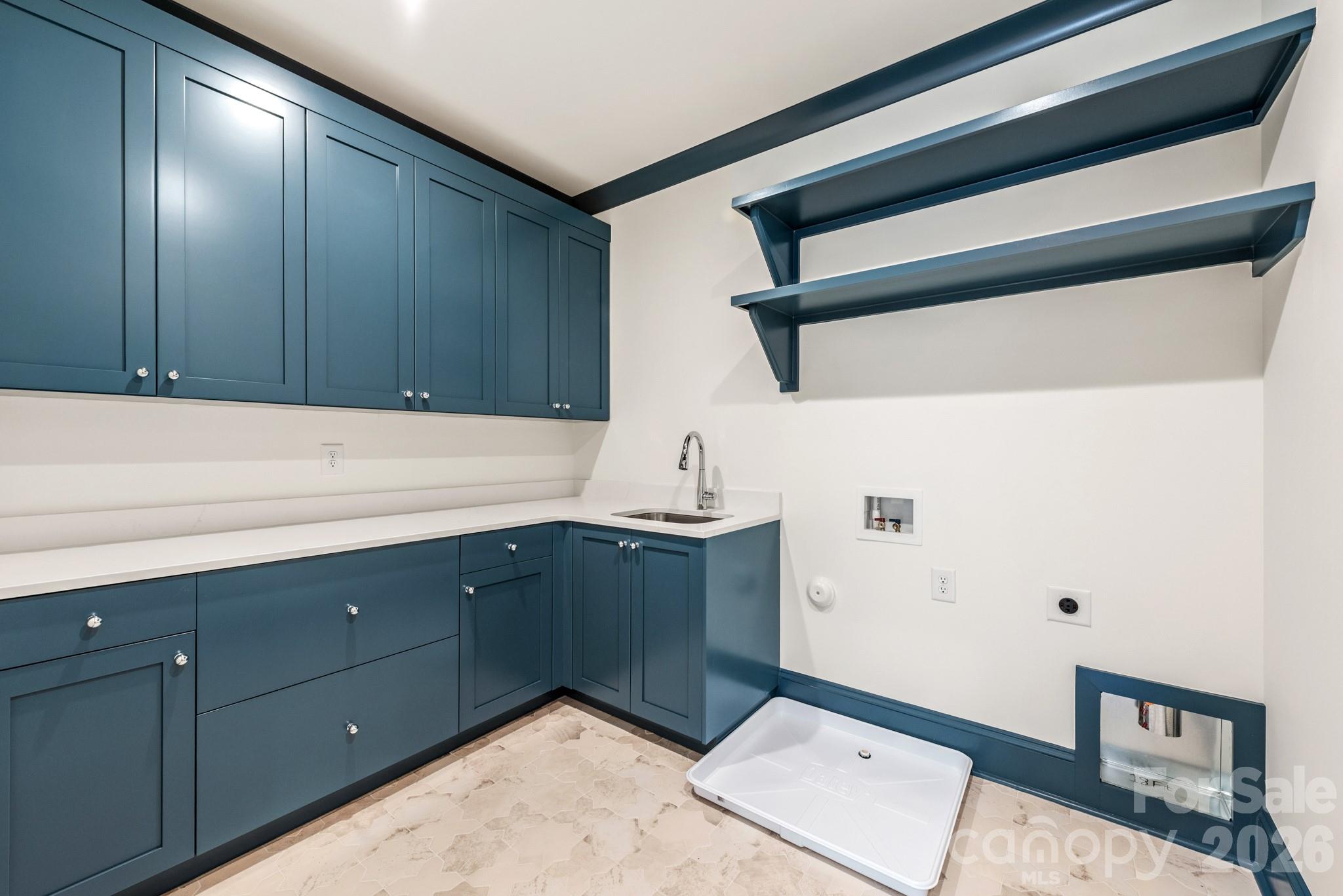 221 Hargett Court — Charlotte