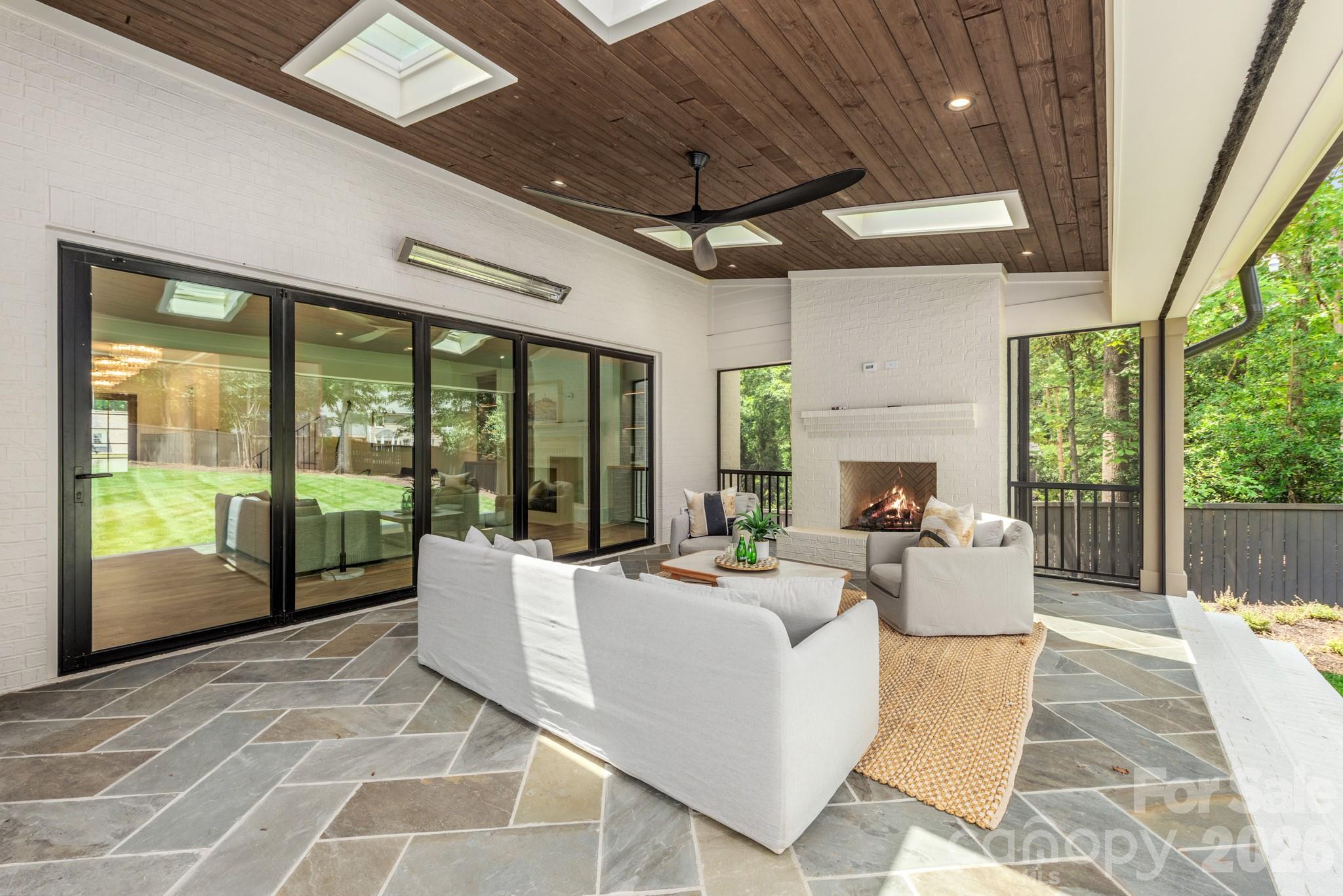 221 Hargett Court — Charlotte