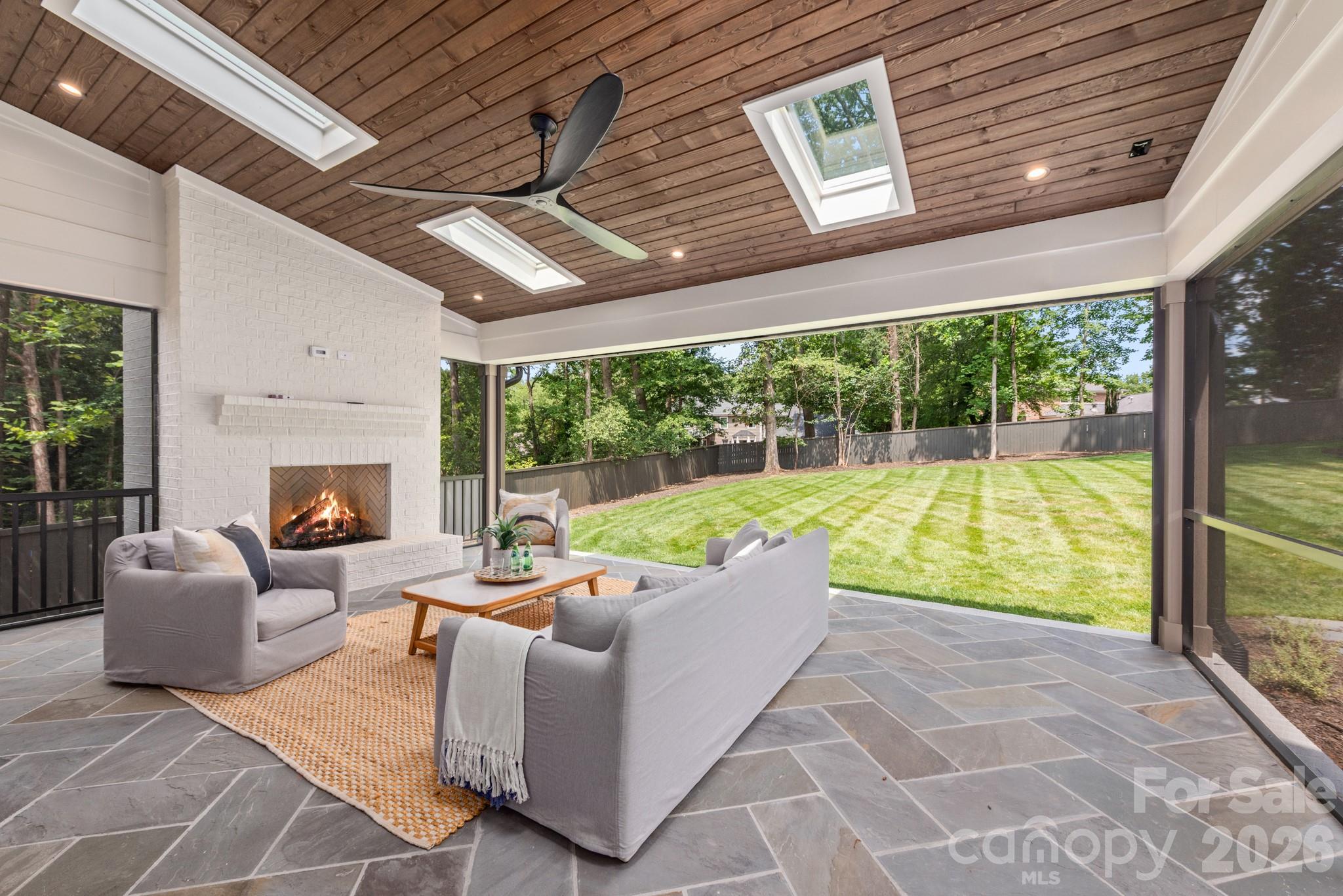 221 Hargett Court — Charlotte