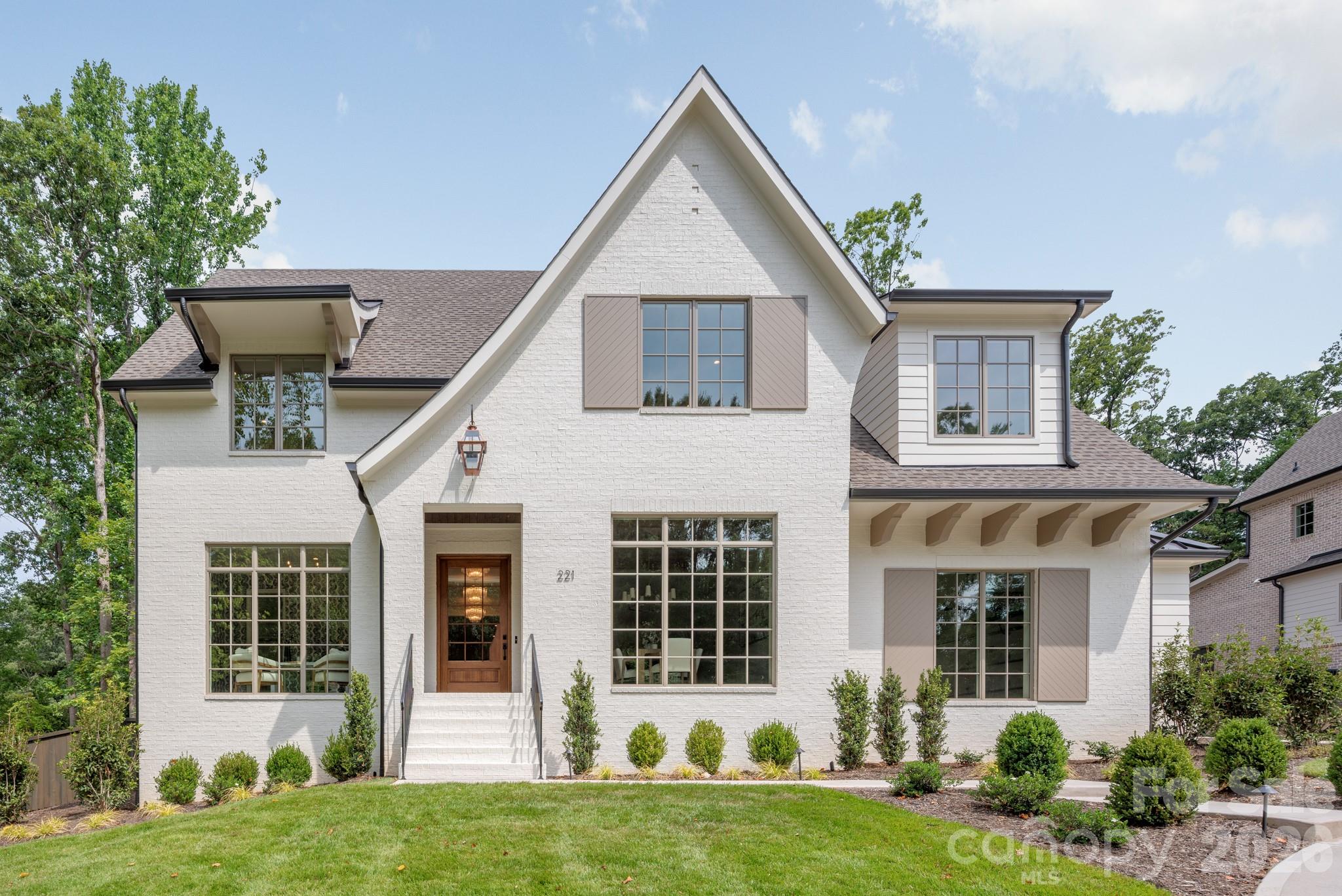 221 Hargett Court — Charlotte