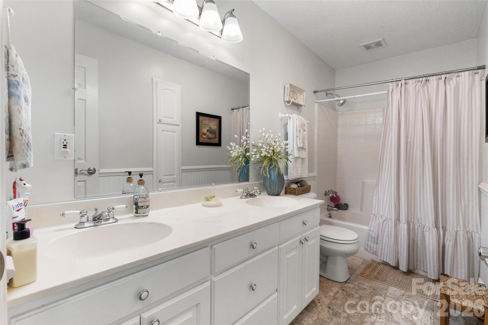 5851 Flat Creek Road — Lancaster