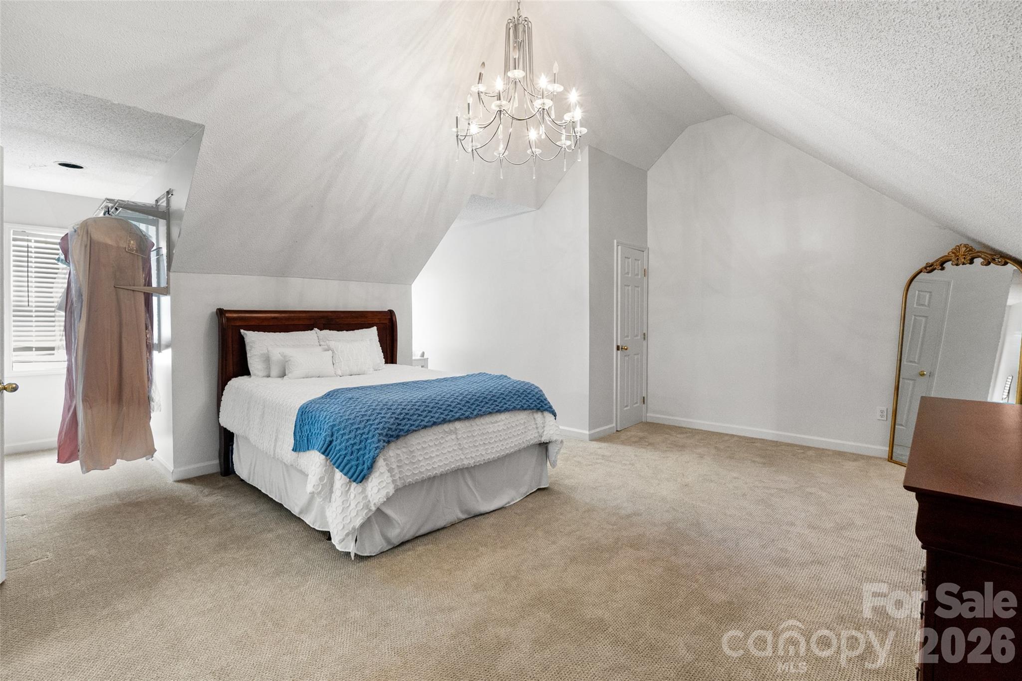 5851 Flat Creek Road — Lancaster