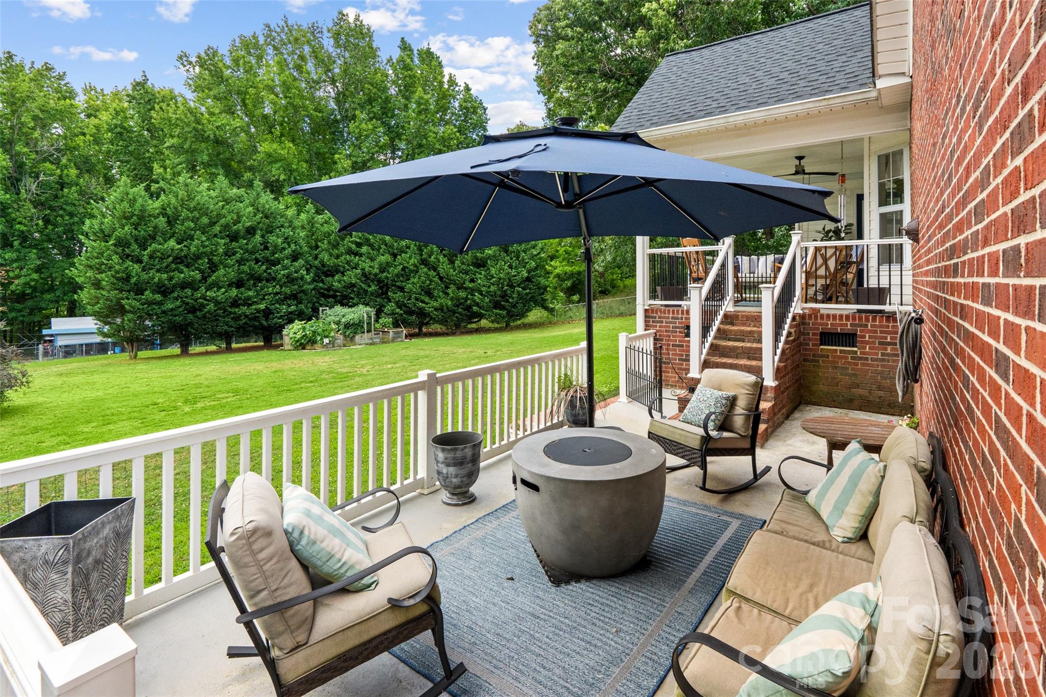 5851 Flat Creek Road — Lancaster