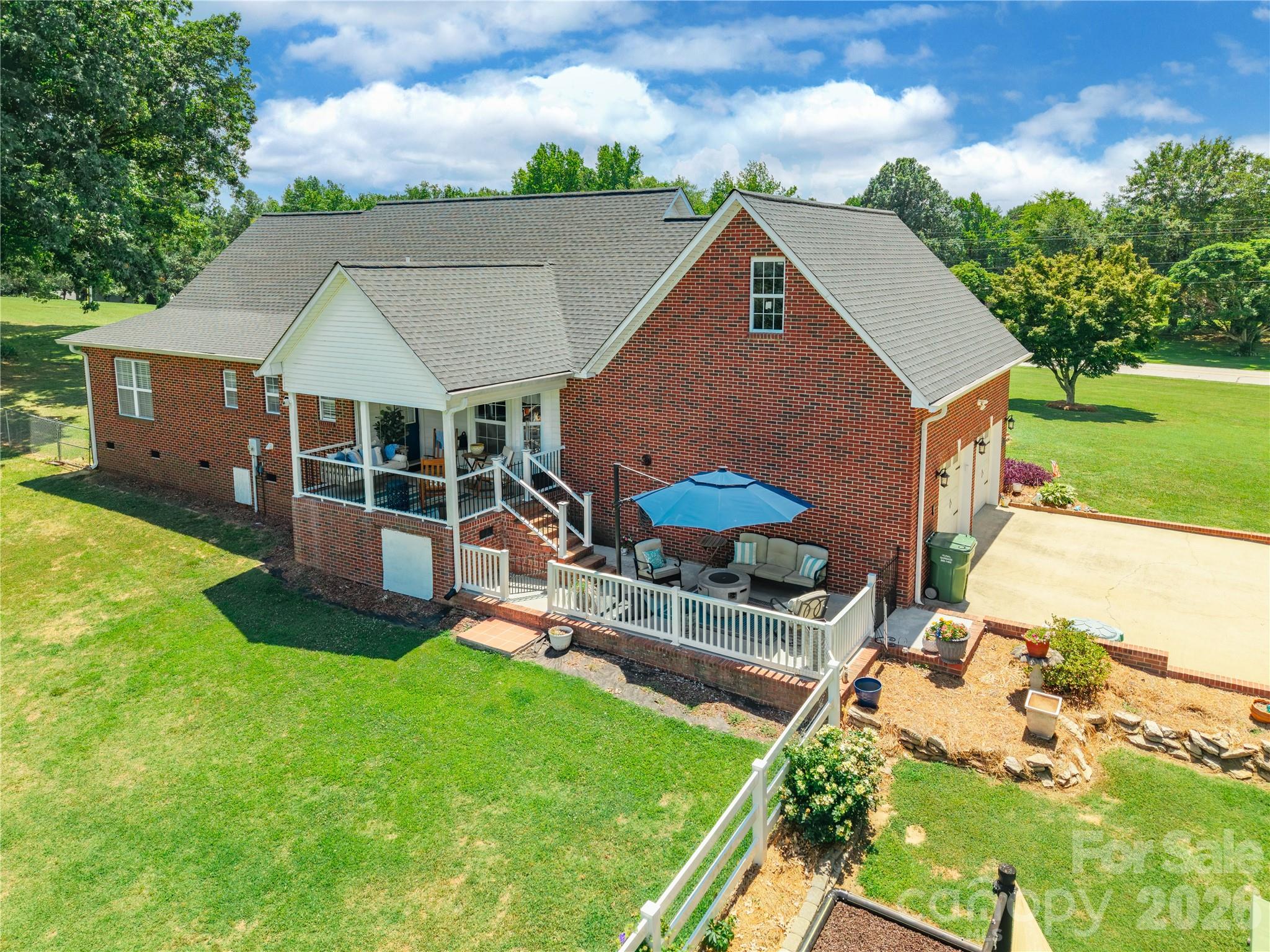 5851 Flat Creek Road — Lancaster