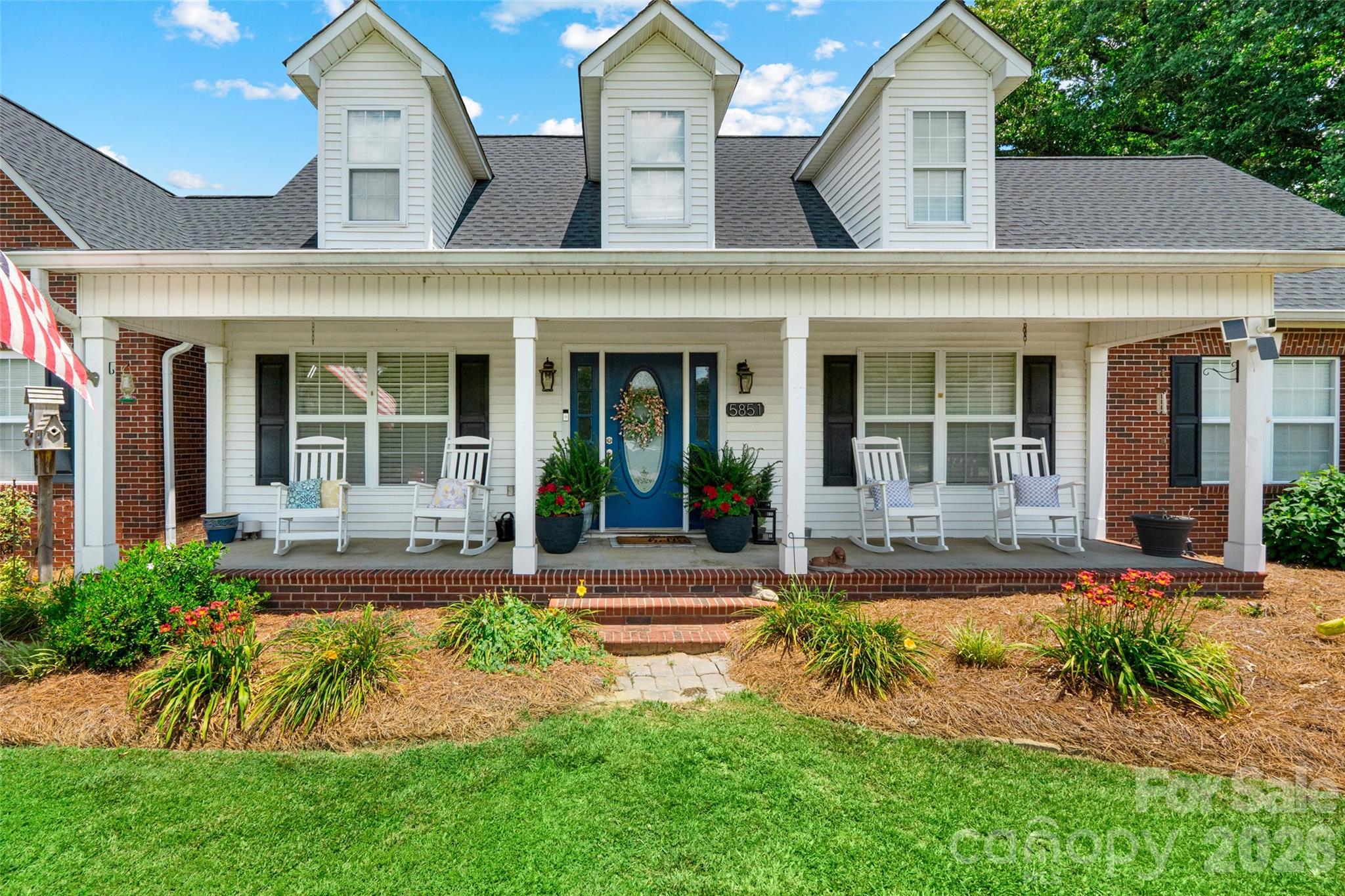 5851 Flat Creek Road — Lancaster