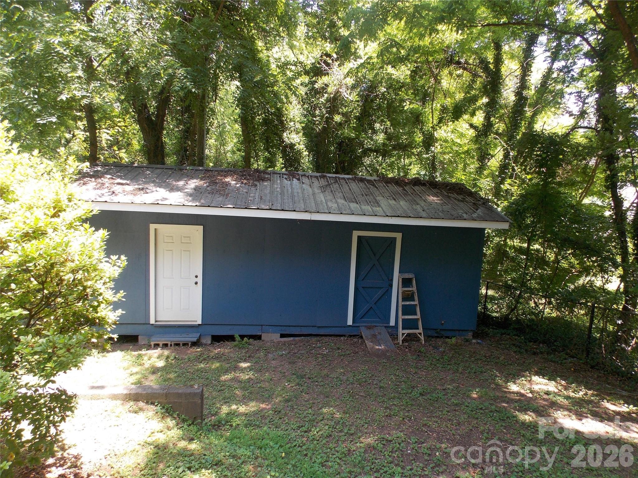 145 Hibriten Mountain Road — Lenoir