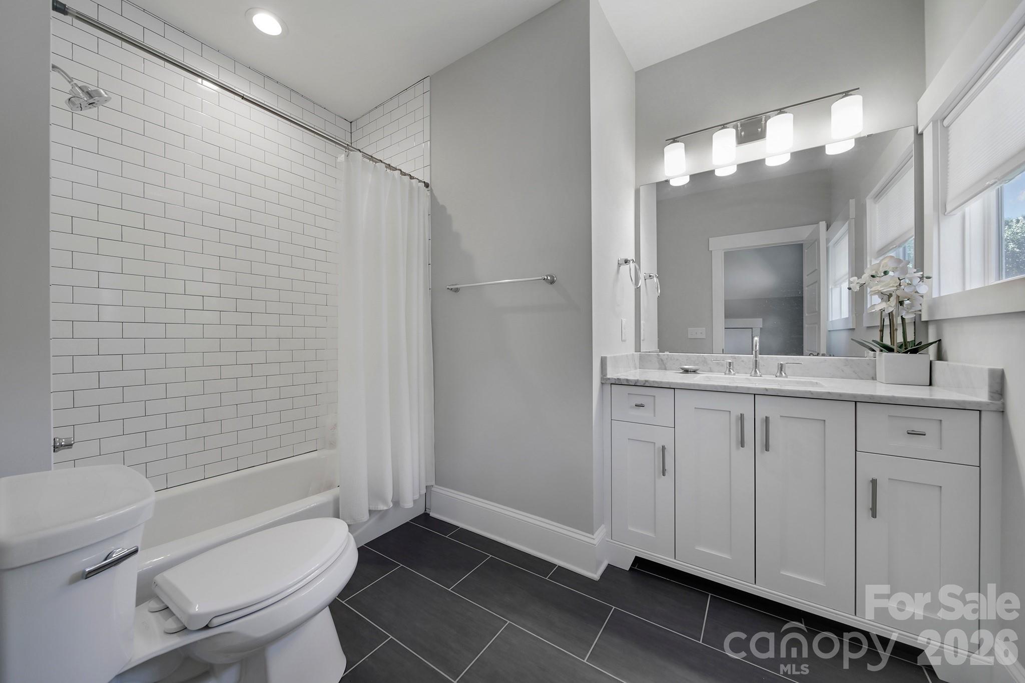 3015 Commonwealth Avenue — Charlotte