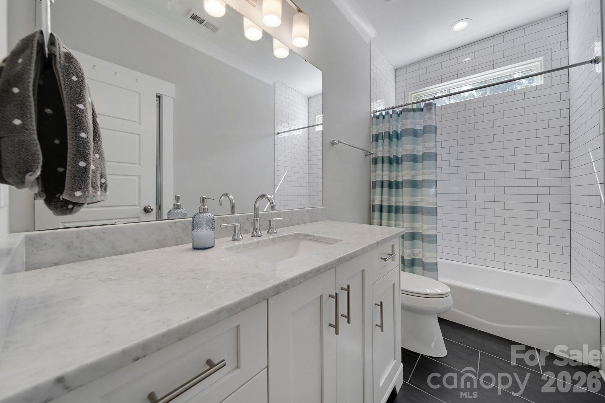3015 Commonwealth Avenue — Charlotte