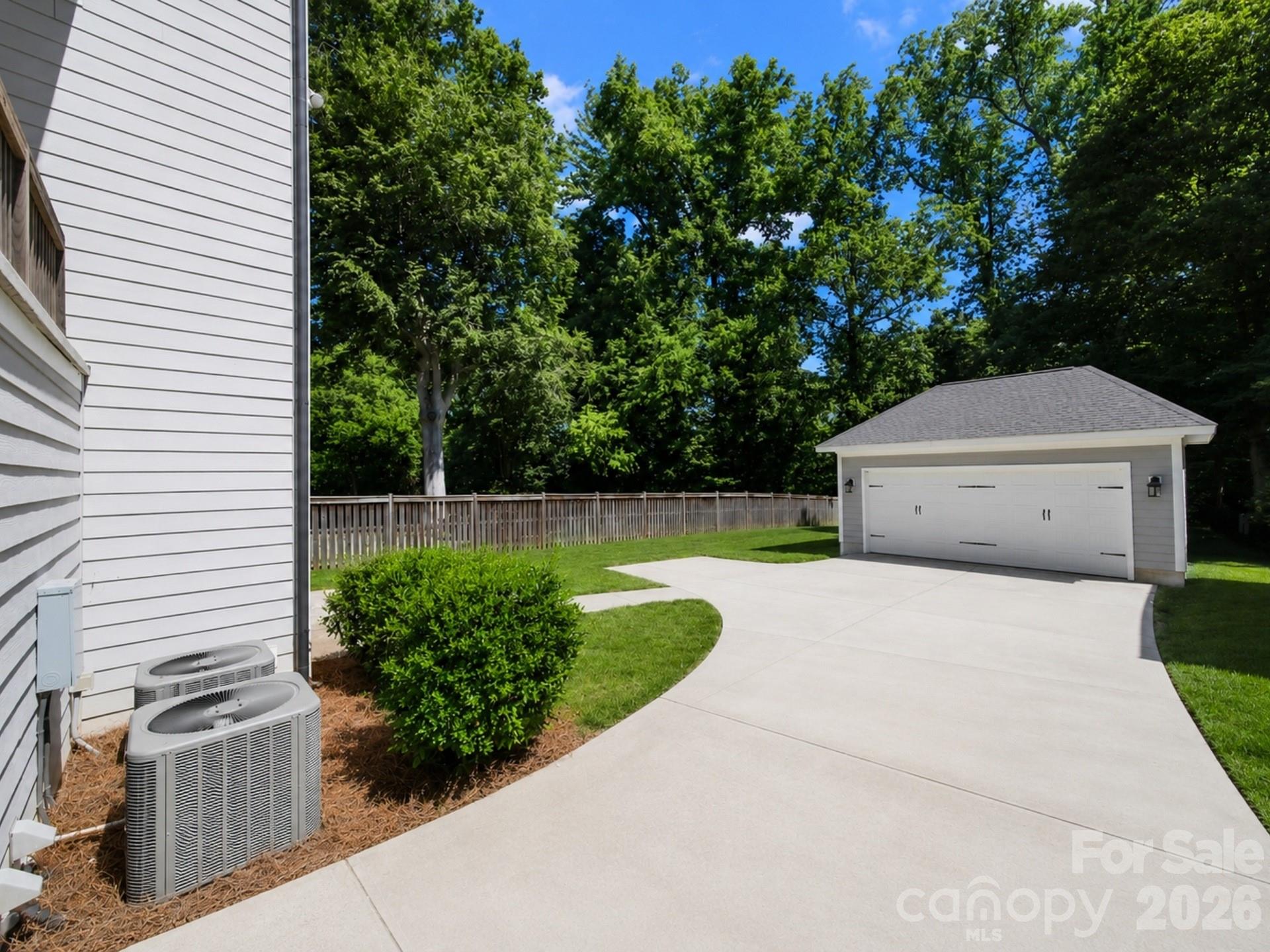 3015 Commonwealth Avenue — Charlotte