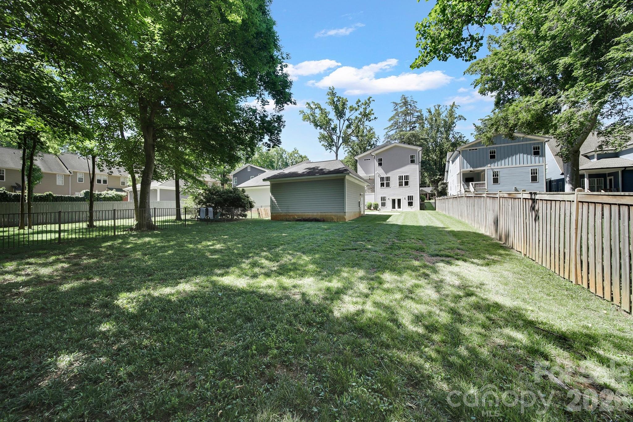 3015 Commonwealth Avenue — Charlotte
