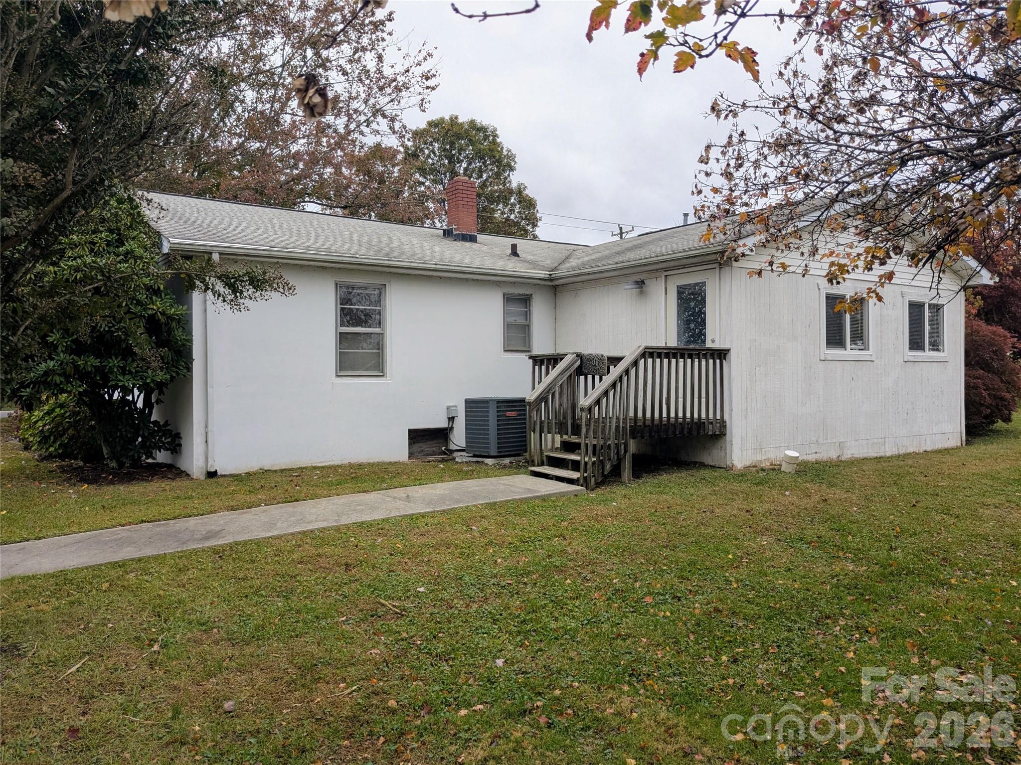 520 Dana Road — Hendersonville