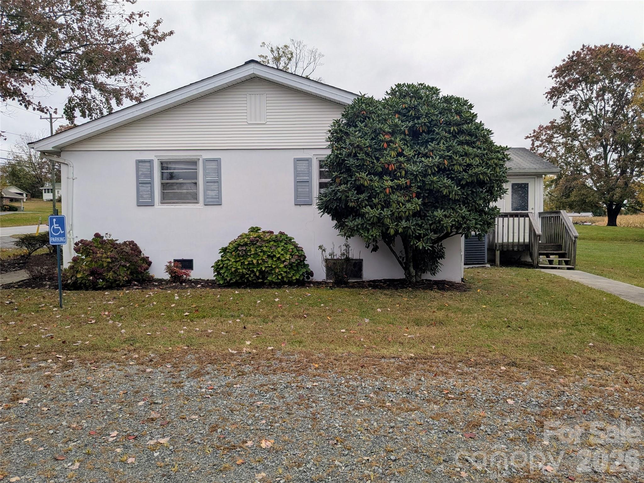 520 Dana Road — Hendersonville