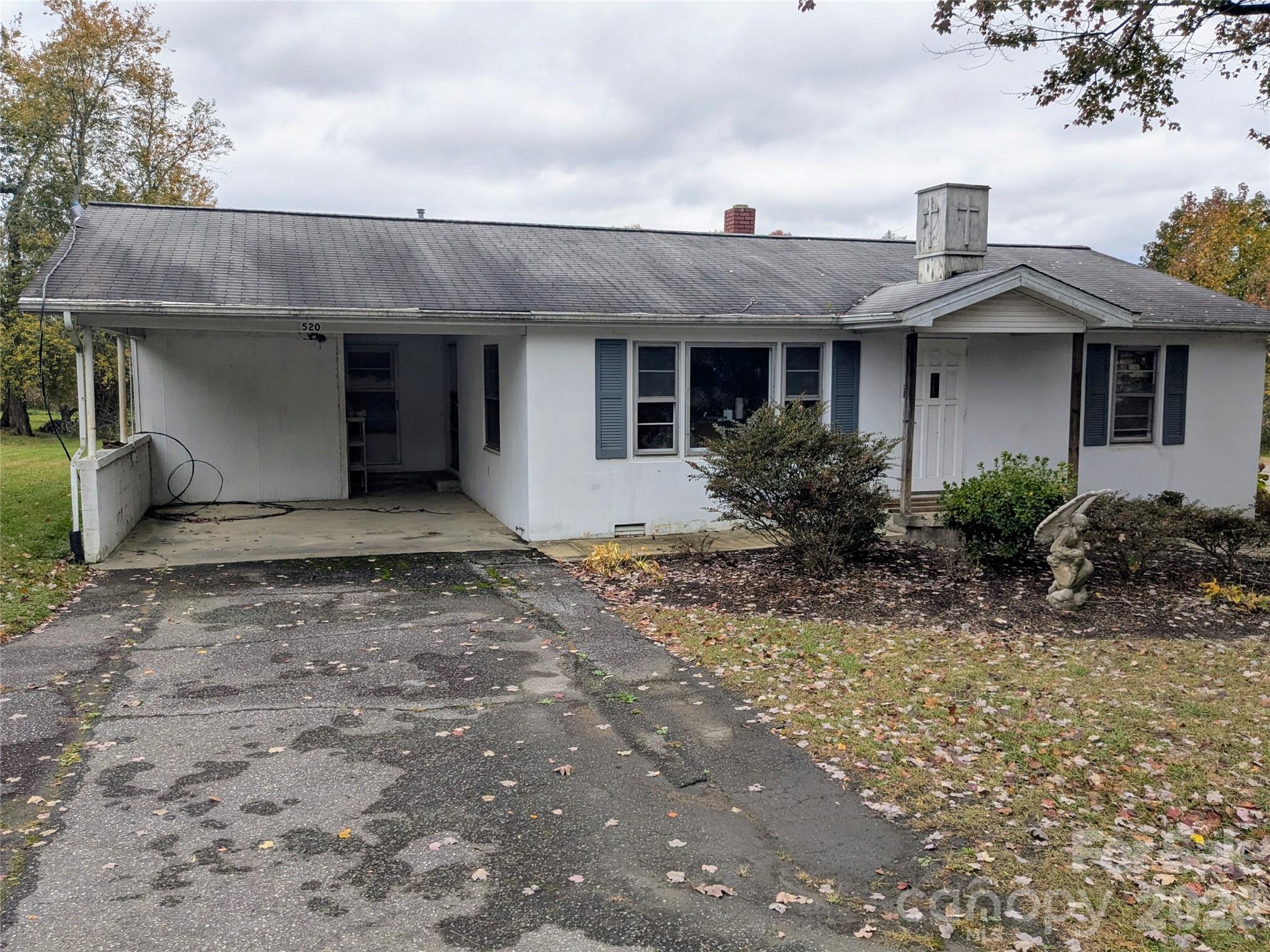 520 Dana Road — Hendersonville