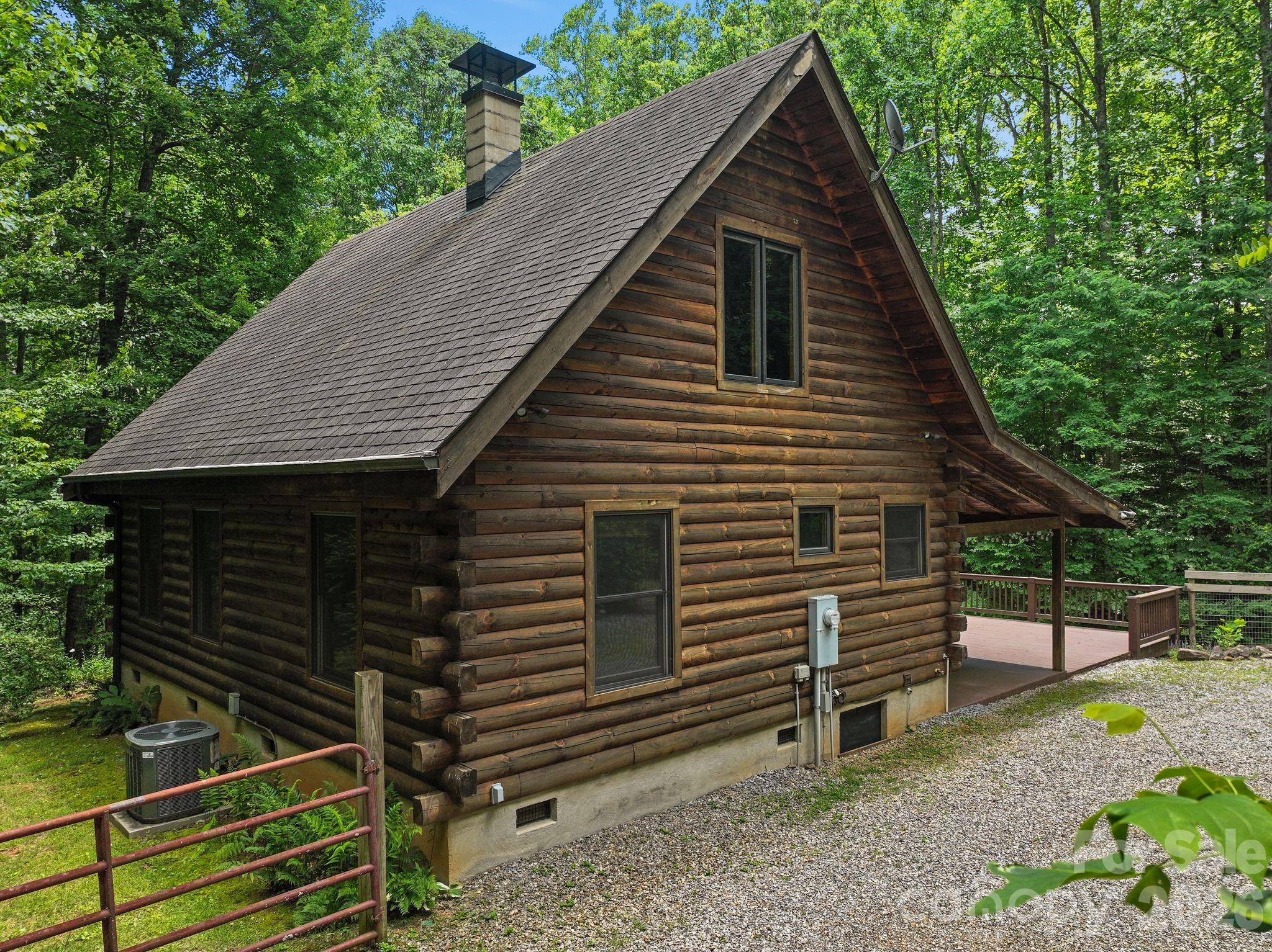 89 Apgar Road — Candler