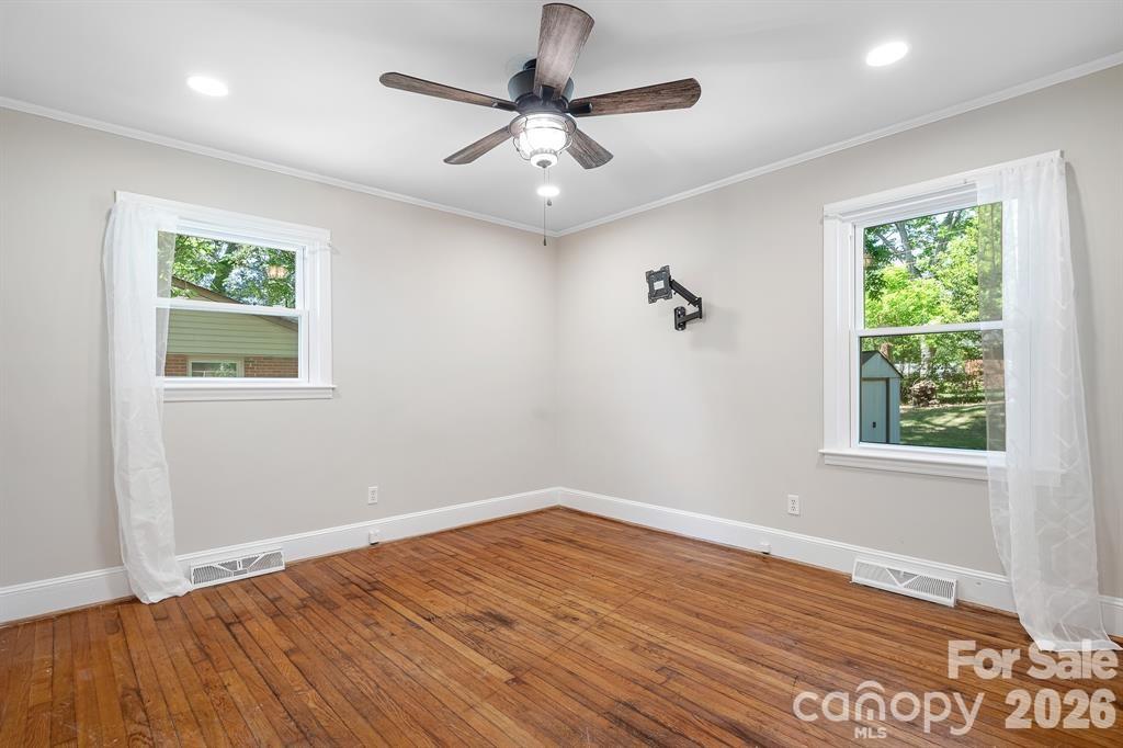 3960 Bristol Drive — Charlotte