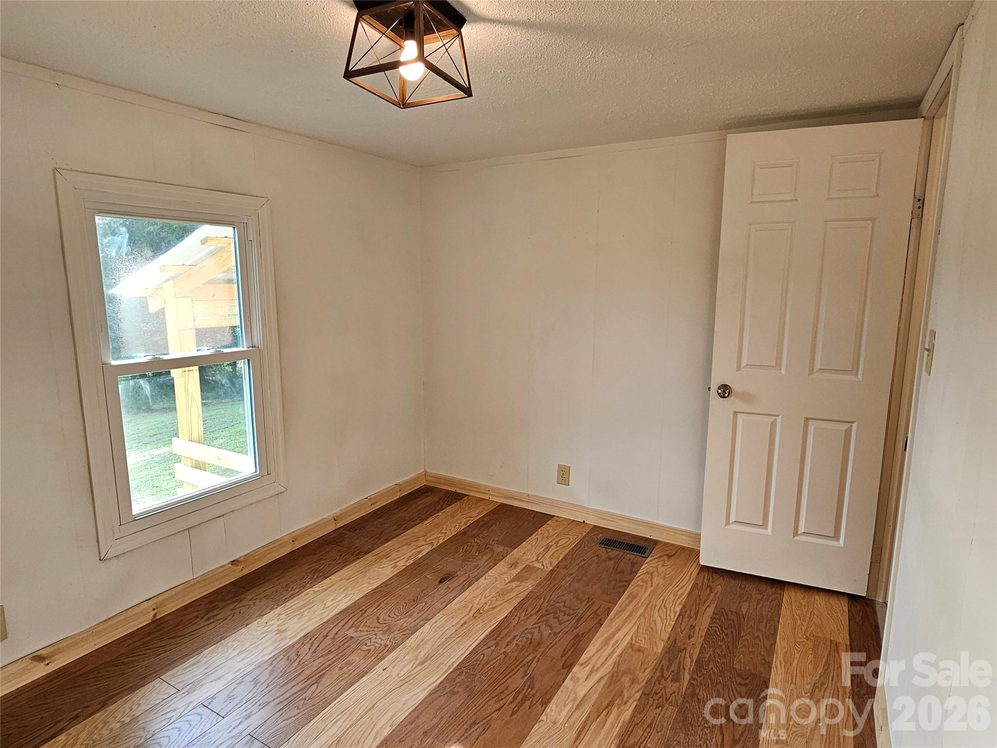 516 John Swofford Road — Nebo