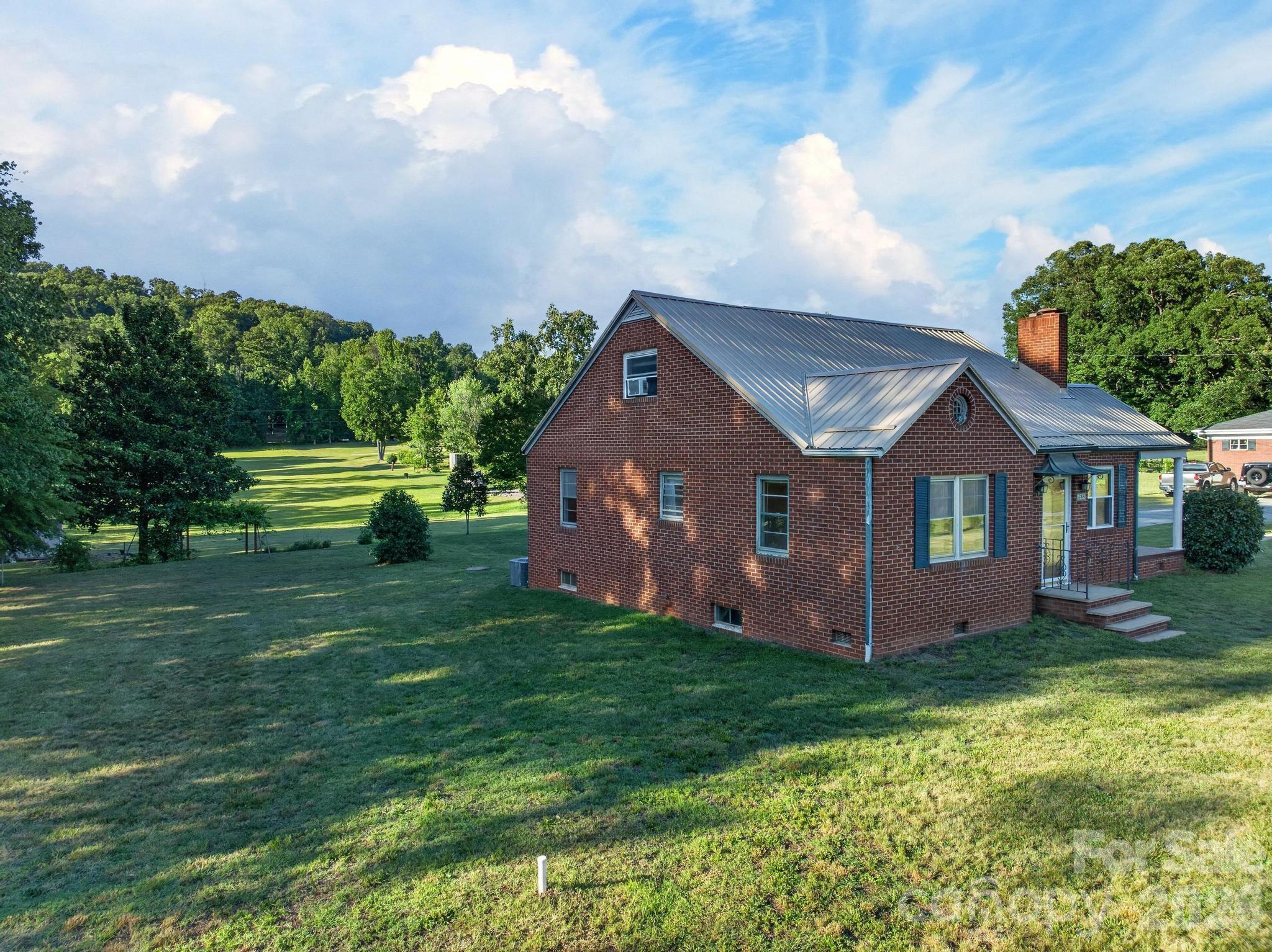 1532 Orchard Drive — Lenoir