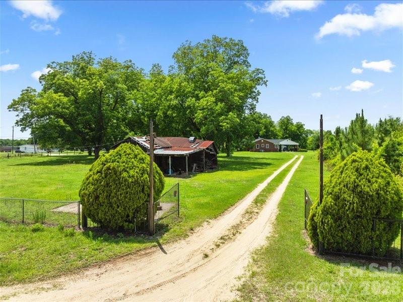 464 Lark Road — Cheraw