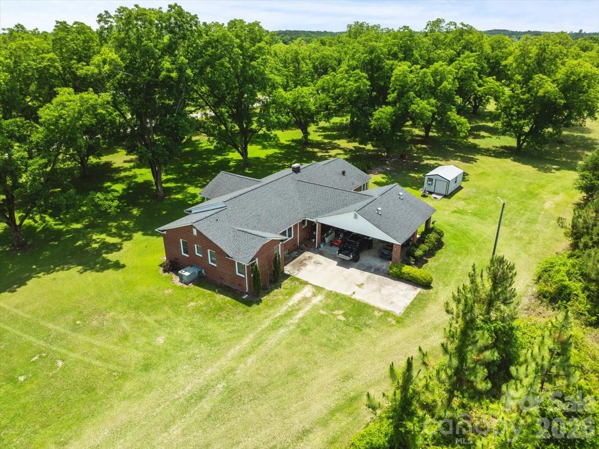 464 Lark Road — Cheraw