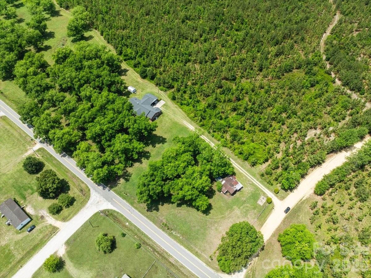 464 Lark Road — Cheraw