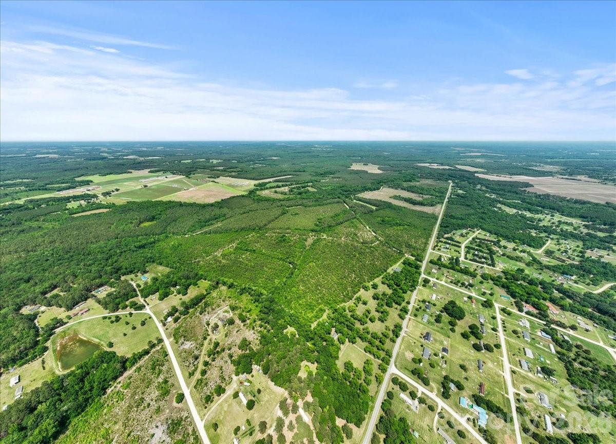 464 Lark Road — Cheraw