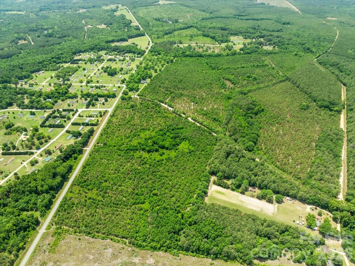 464 Lark Road — Cheraw