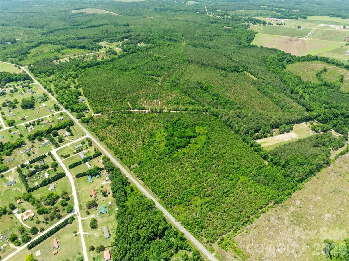 464 Lark Road — Cheraw
