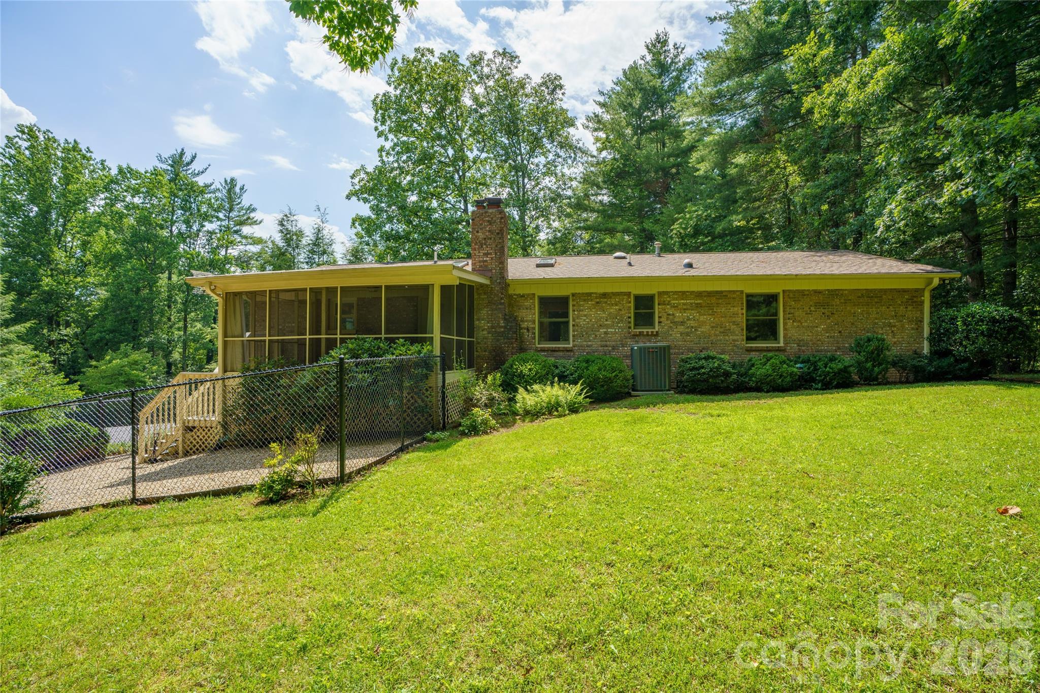 15 Carriage Court — Hendersonville