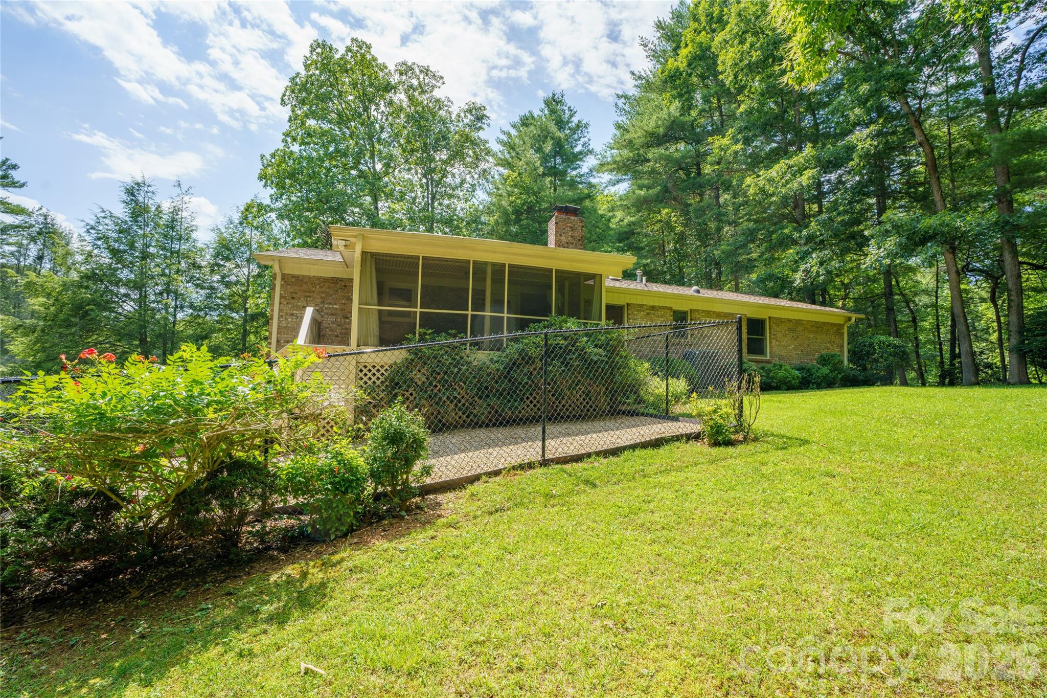15 Carriage Court — Hendersonville