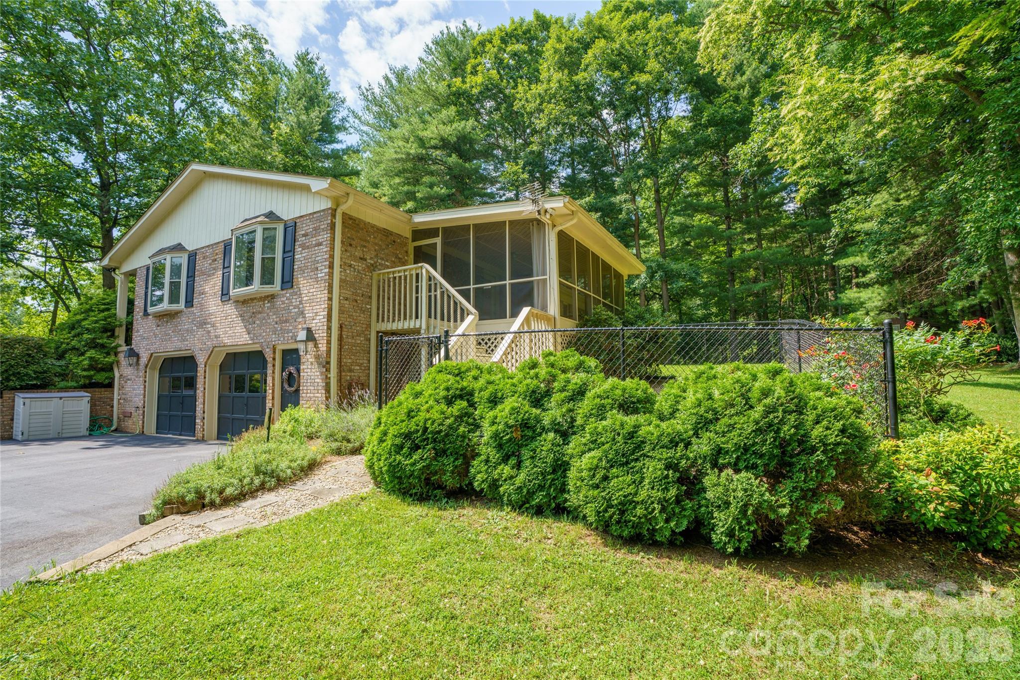 15 Carriage Court — Hendersonville