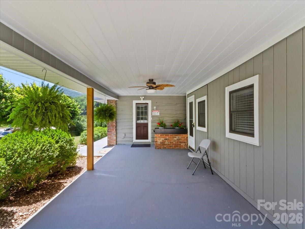 39 Hawthorne Lane — Burnsville