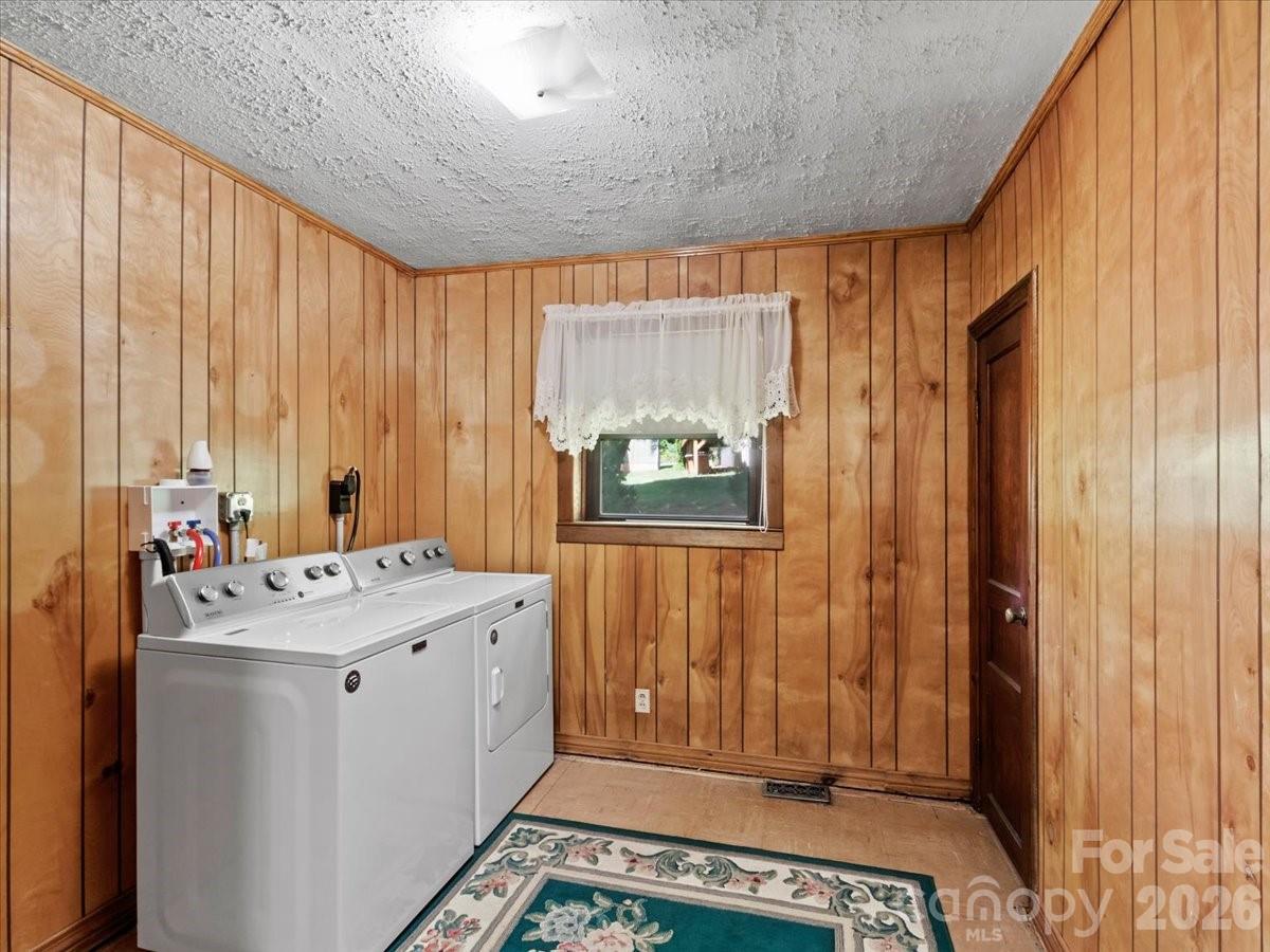 39 Hawthorne Lane — Burnsville