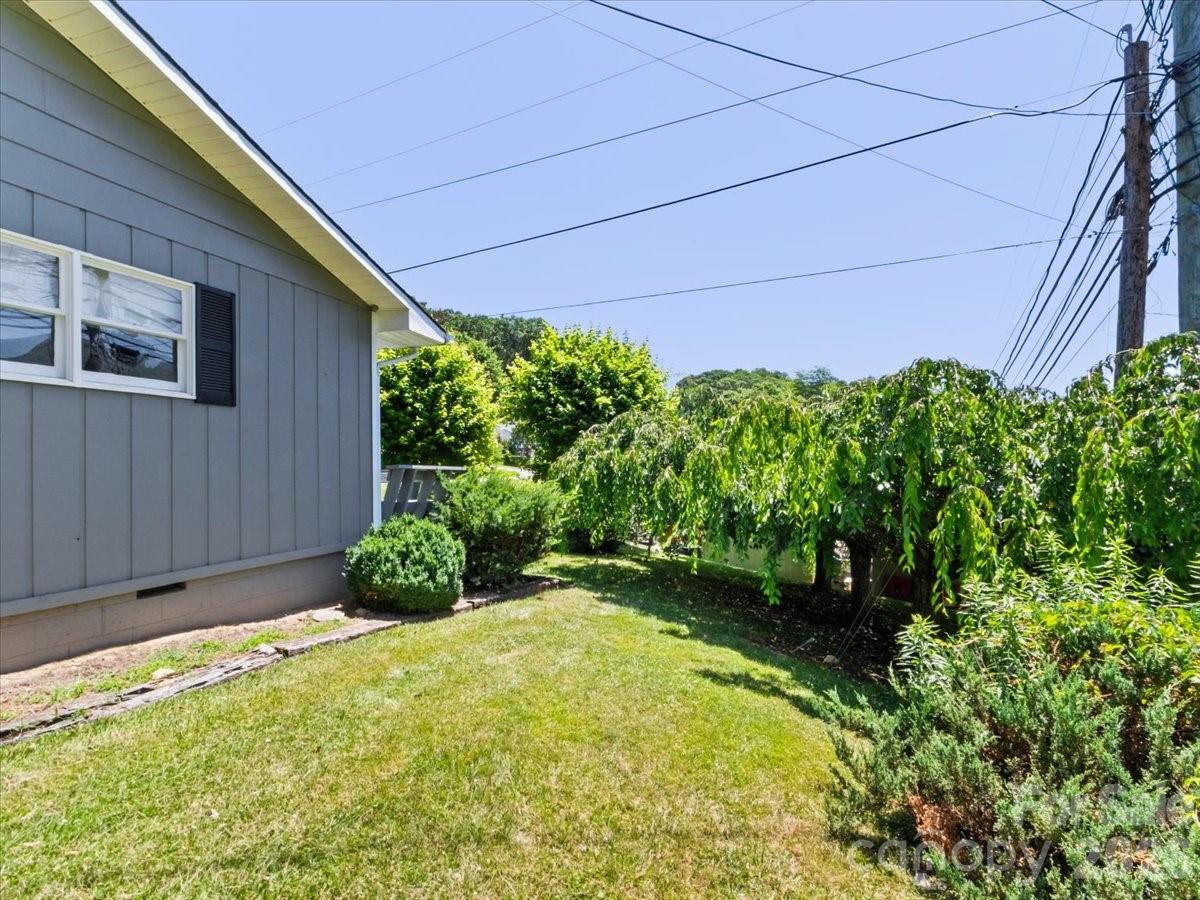 39 Hawthorne Lane — Burnsville