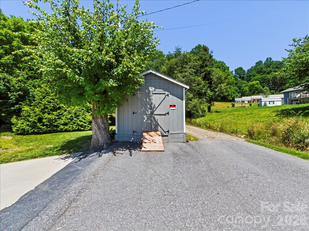 39 Hawthorne Lane — Burnsville