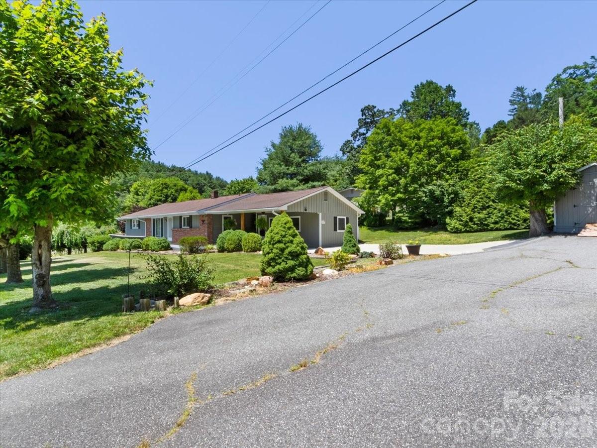 39 Hawthorne Lane — Burnsville