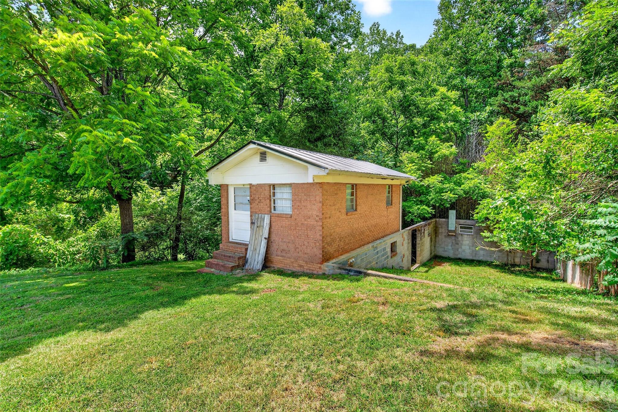 4625 Callaway Drive — Valdese