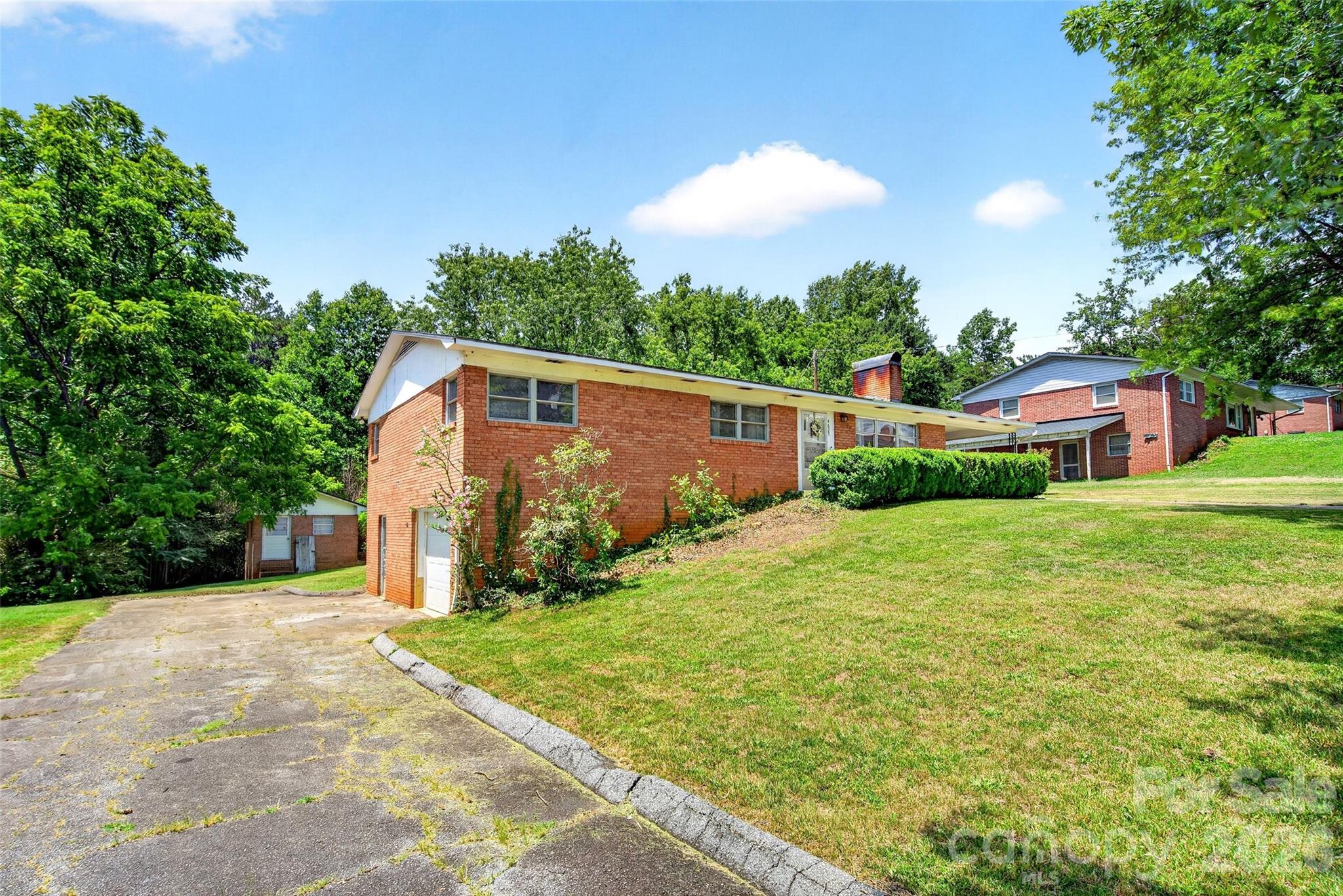 4625 Callaway Drive — Valdese