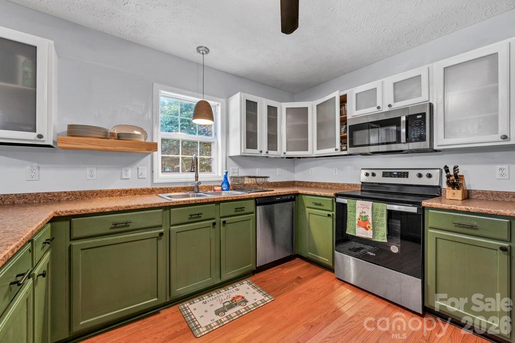 3889 Colt Court — Lenoir