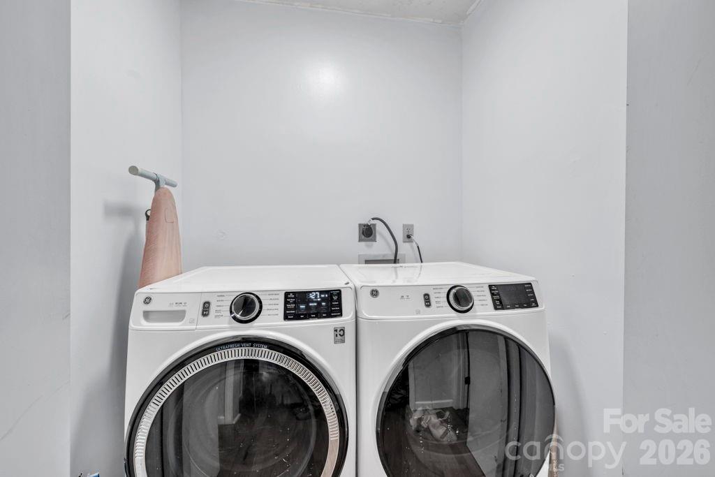 3889 Colt Court — Lenoir