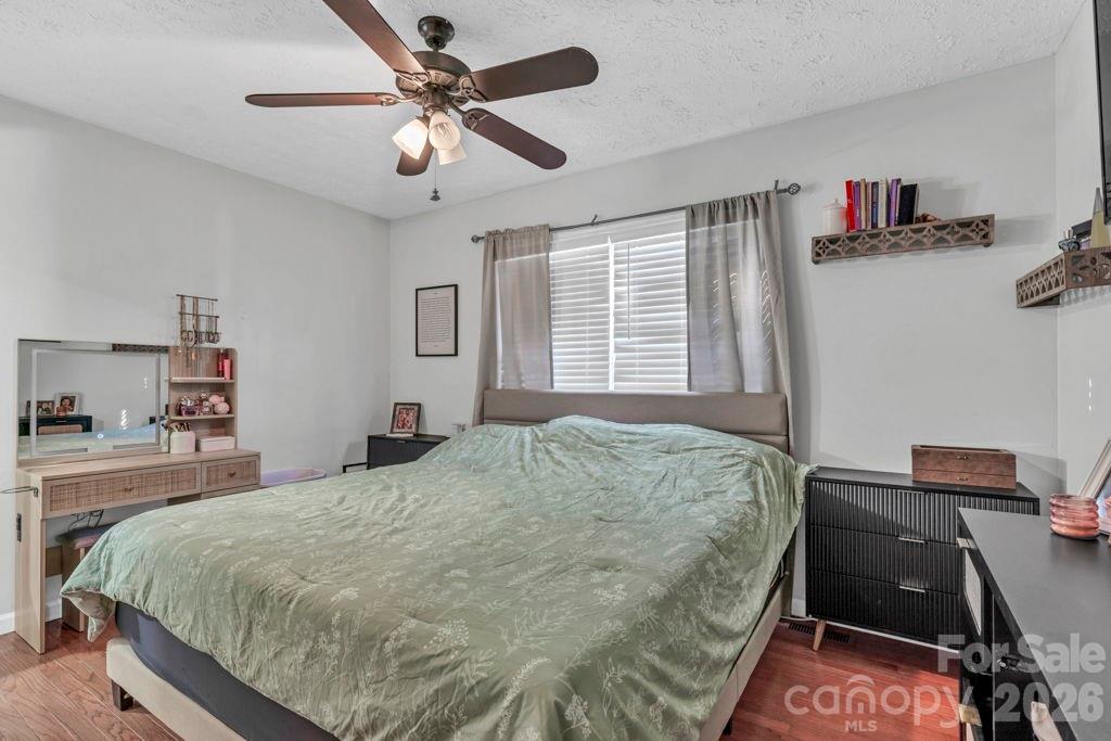 3889 Colt Court — Lenoir
