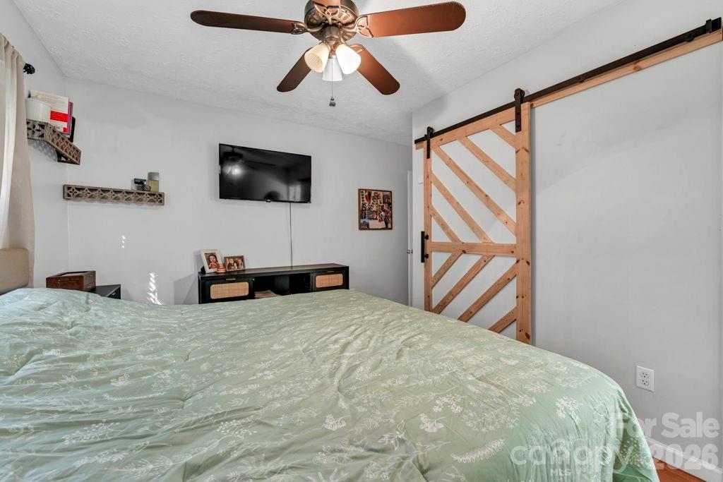 3889 Colt Court — Lenoir