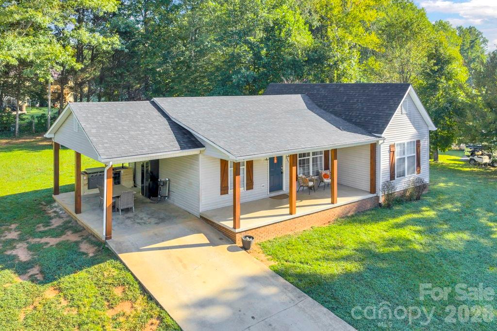 3889 Colt Court — Lenoir