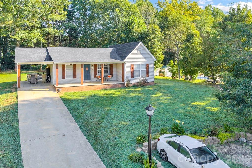3889 Colt Court — Lenoir