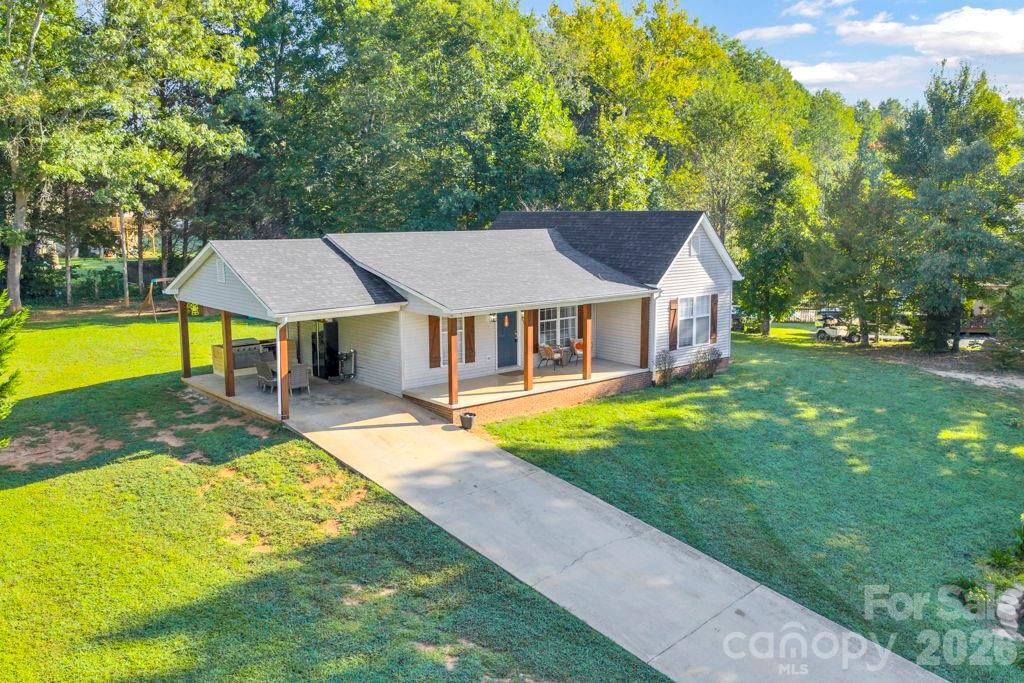3889 Colt Court — Lenoir