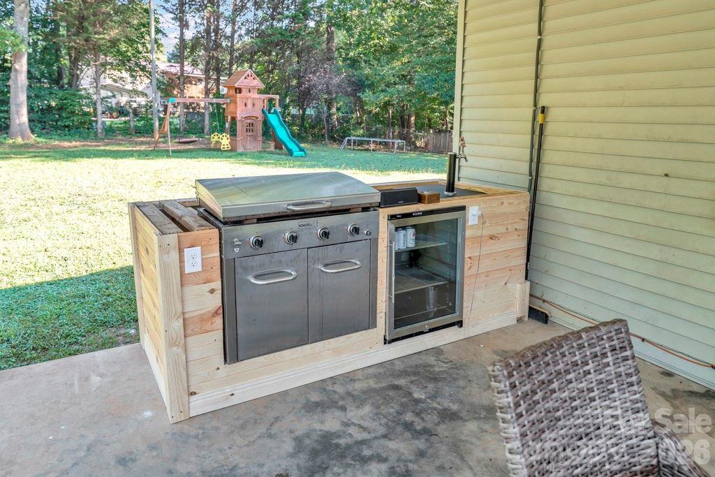 3889 Colt Court — Lenoir