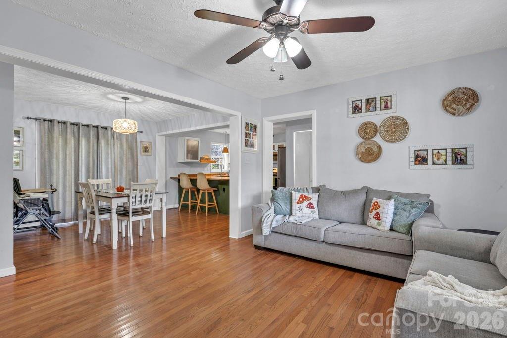 3889 Colt Court — Lenoir